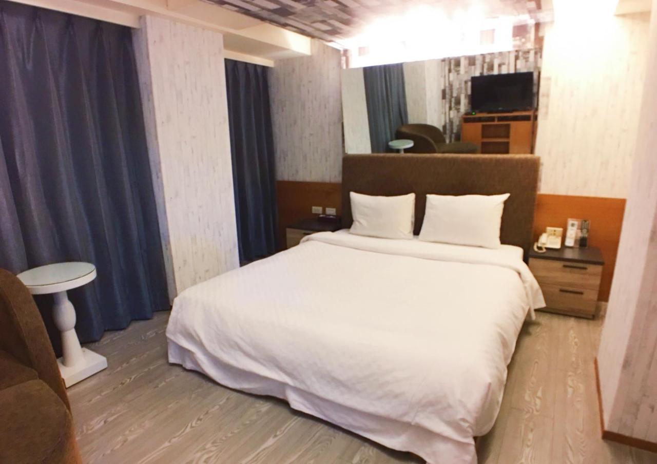 Love Hotel Taipei Exterior photo