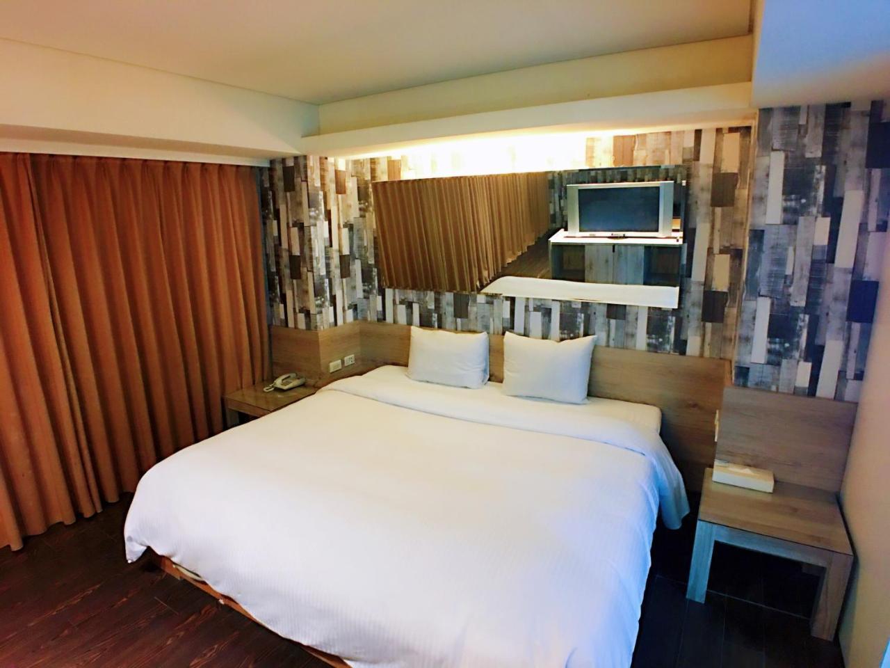 Love Hotel Taipei Exterior photo